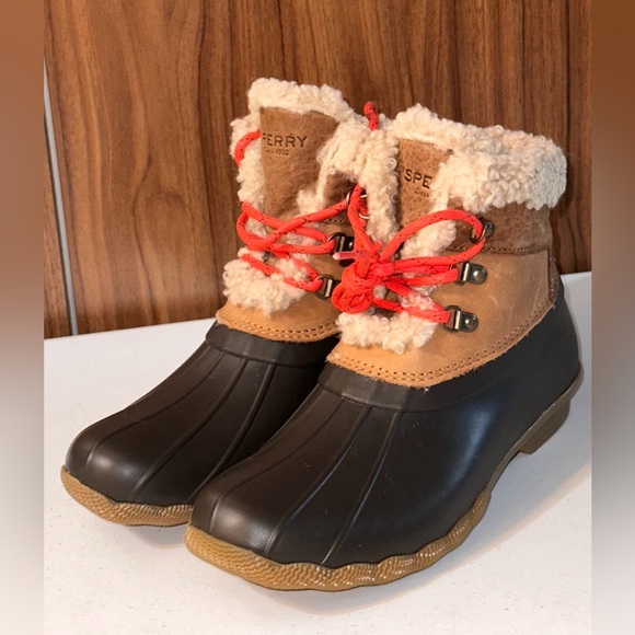 NWT. Sperry Women's Saltwater Alpine Snow Boot, Tan, Size 9.5 - Picture 1 of 12